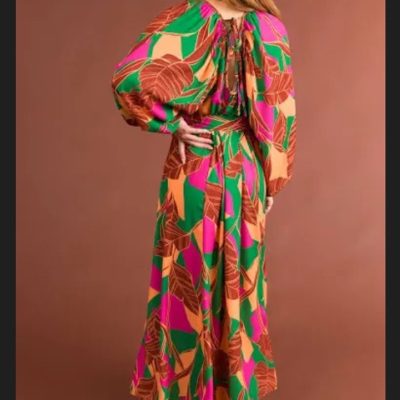 Open Back Maxi Dress❤️ - Picture 2 of 3